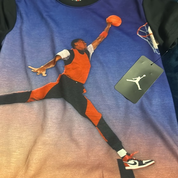 NWT Jordan little Boys' "Skyline" Tee - Picture 10 of 11